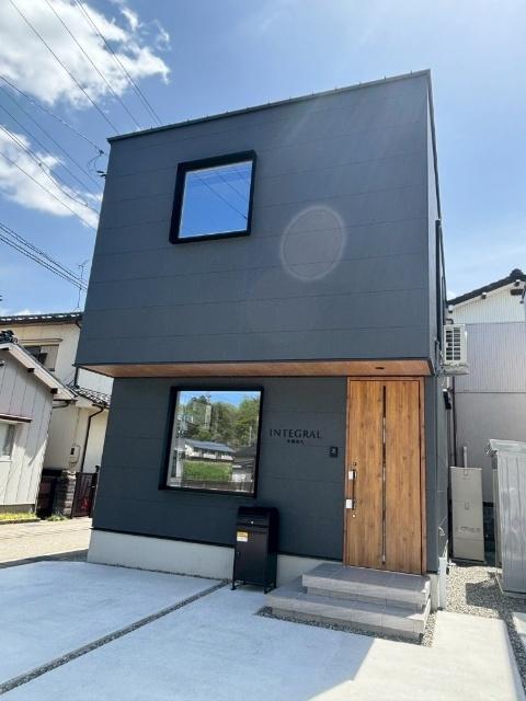 富山大学前駅より徒歩15分 新築 2階建の賃貸物件