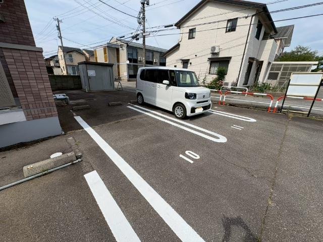 プリム・ローズ2（301） 駐車場