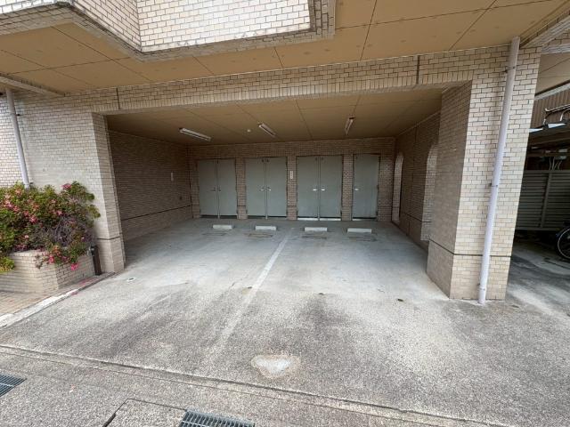 サンサーラ大町（201） 駐車場