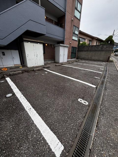 コーポバイオリン（101） 駐車場