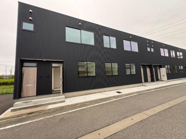 新富山口駅より徒歩18分 新築 2階建の賃貸物件