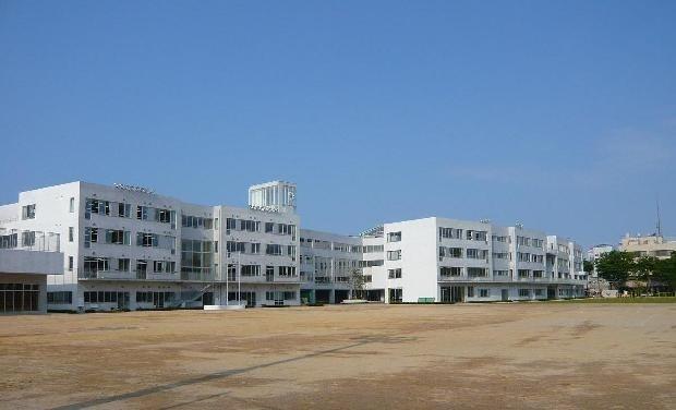 富山市立芝園小学校：441m