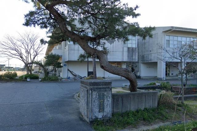 富山市立四方小学校