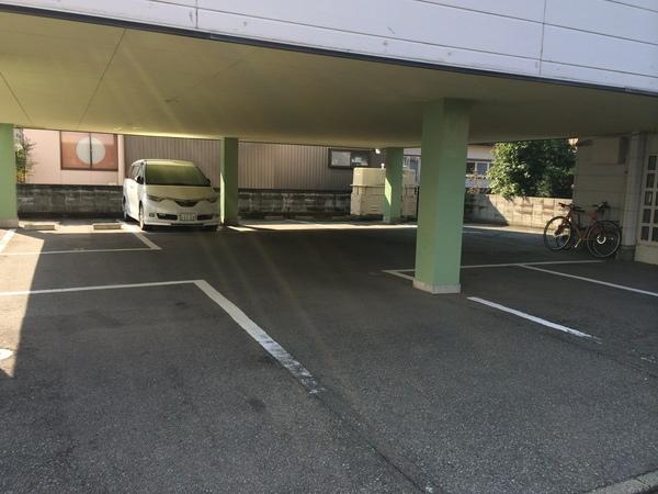 志乃丘ハイツⅢ（305） 駐車場