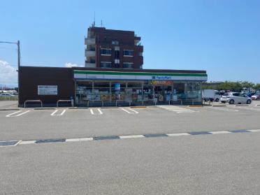 ファミリーマート小松市民病院前店：1026m