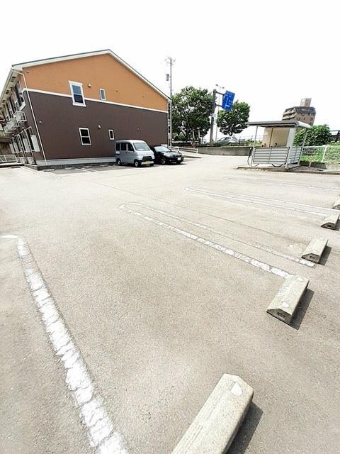 サンライズⅣ（201） 駐車場