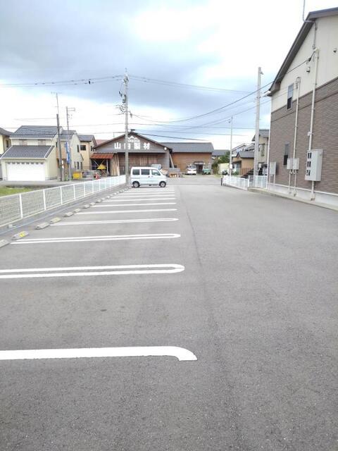 ペスケートⅡ（101） 駐車場