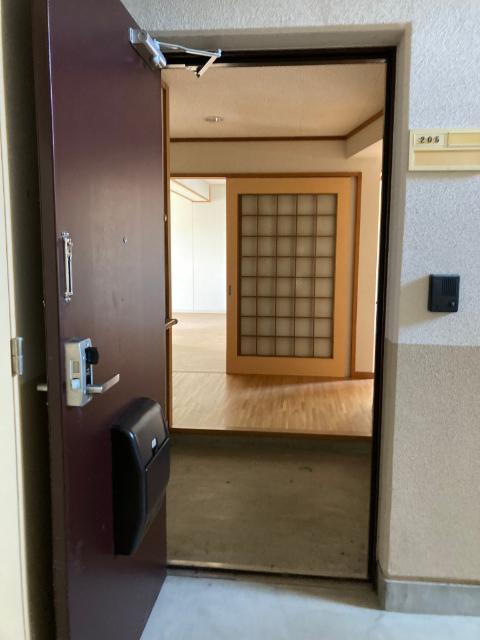 市営粟生北住宅（205） 玄関