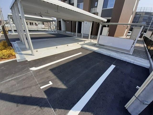 バーベナ（103） 駐車場