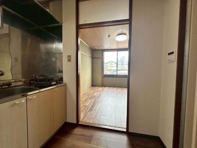 マンション新生（303） 玄関