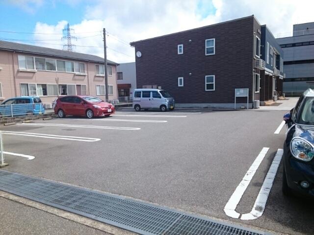ベルソレイユⅡ（203） 駐車場
