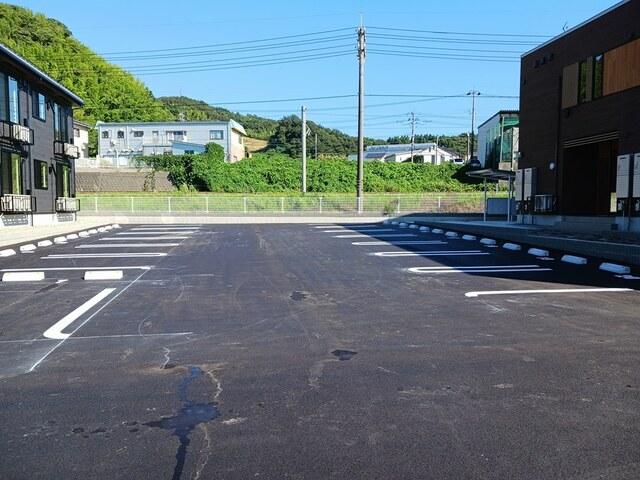 マハロハナⅡ（202） 駐車場
