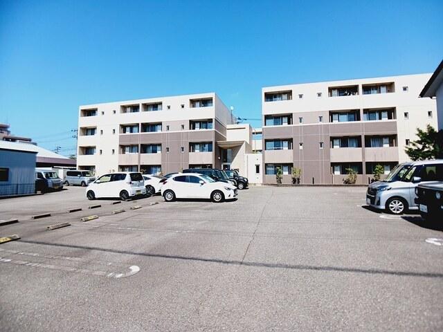 ナオパウム（105） 駐車場