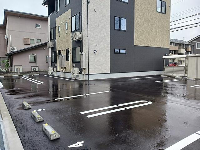 セレーノ（102） 駐車場