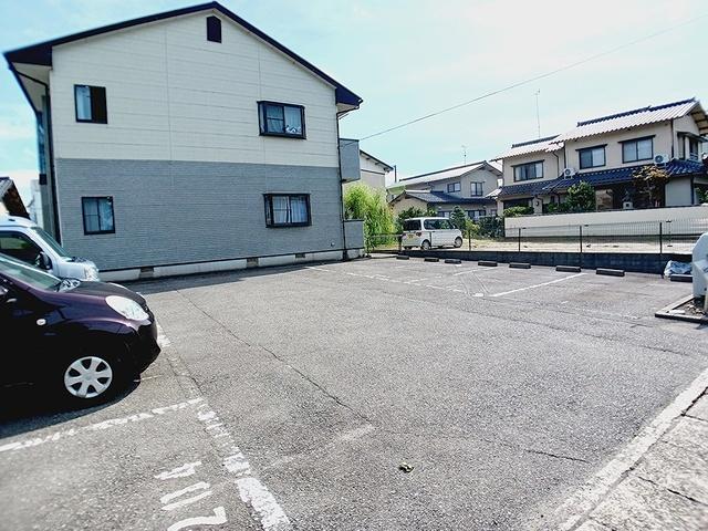 アヴェニール永和（203） 駐車場