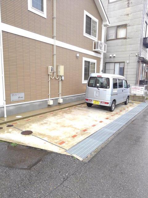 畝田東２丁目貸家（101） 駐車場