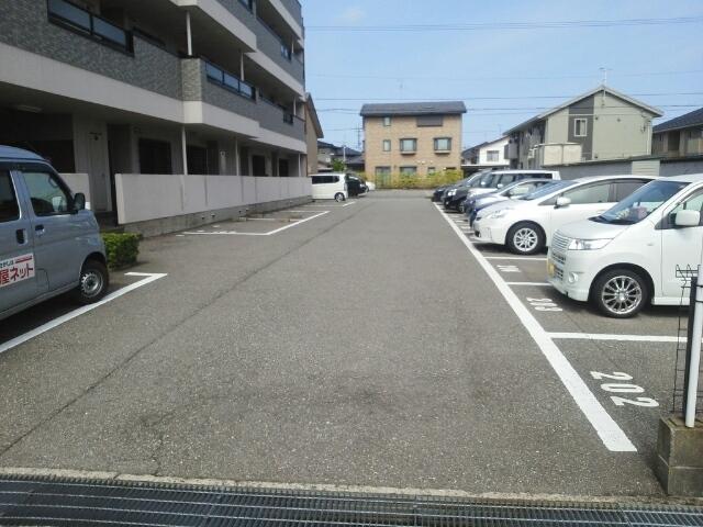 中島マンション（304） 駐車場