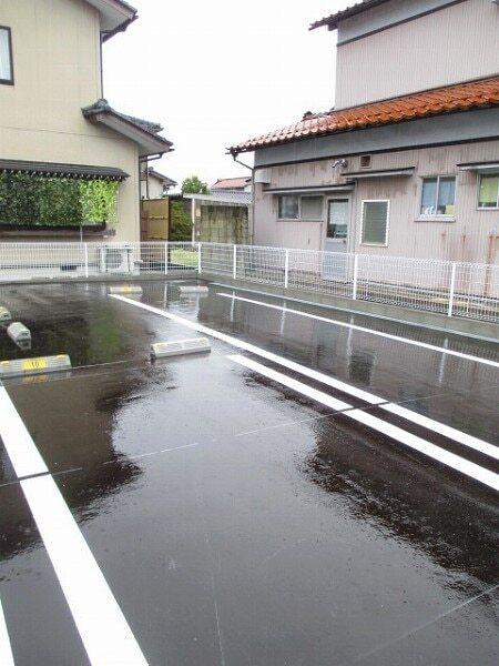 希多の館（101） 駐車場