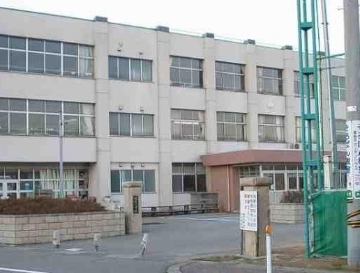蝶屋小学校：900m