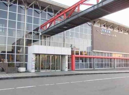 美川駅：900m
