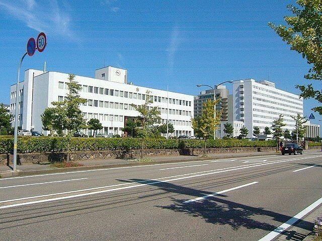 金沢医科大学病院：210m