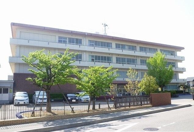 田上小学校：210m