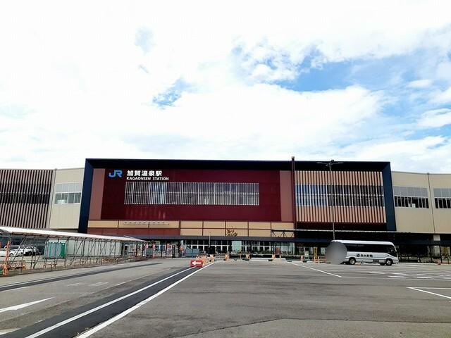 JR加賀温泉駅：500m
