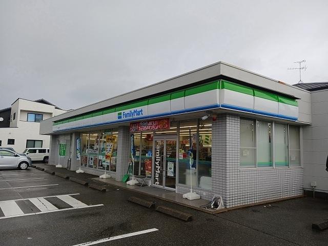ファミリーマート：400m