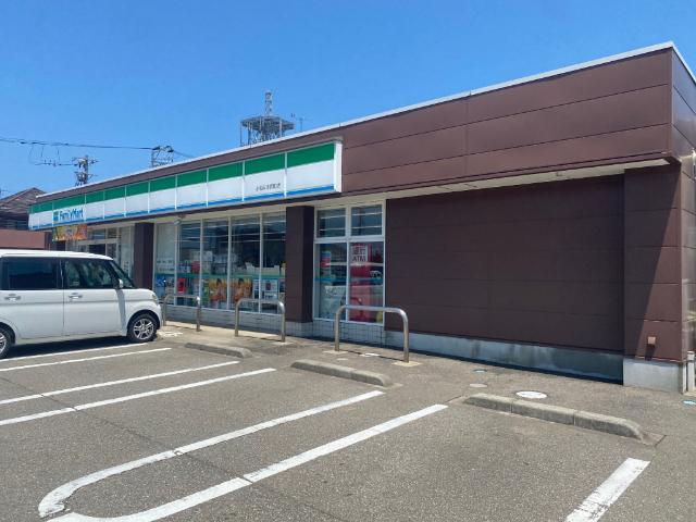 ファミリーマート小松向本折町店：523m