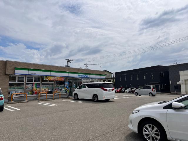ファミリーマート小松若杉町店：752m