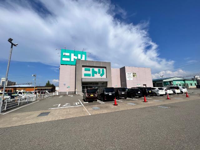 ニトリ小松店：690m