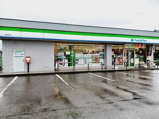 ファミリーマート津幡潟端店：829m