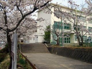 小松市立粟津小学校：452m