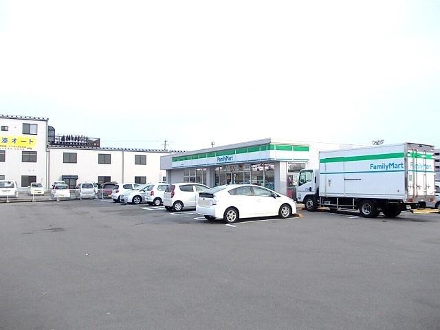 ファミリーマート：250m
