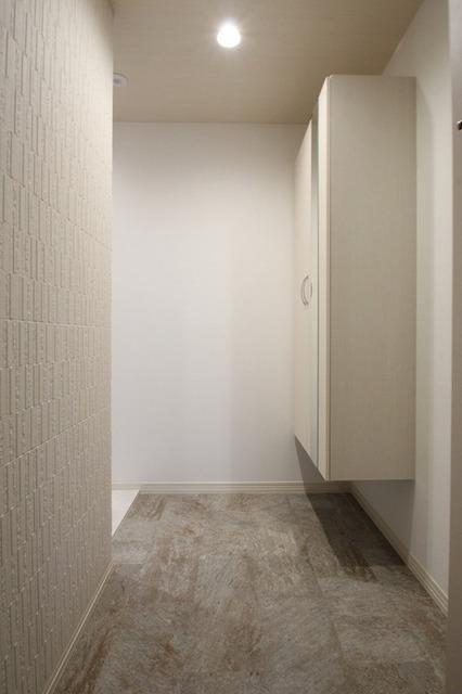 レオンAKI（102） 玄関