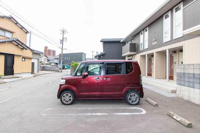 ロザージュＫ（101） 駐車場