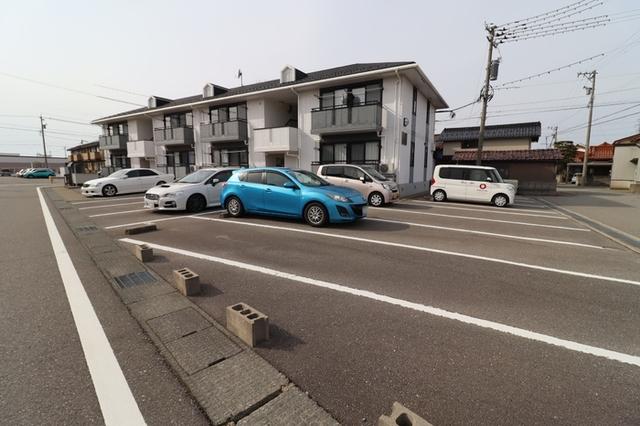 プリムローズ（105） 駐車場