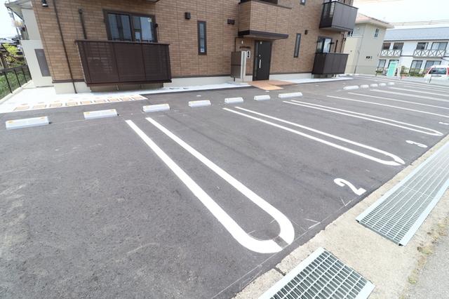 ユースフル高尾台（103） 駐車場