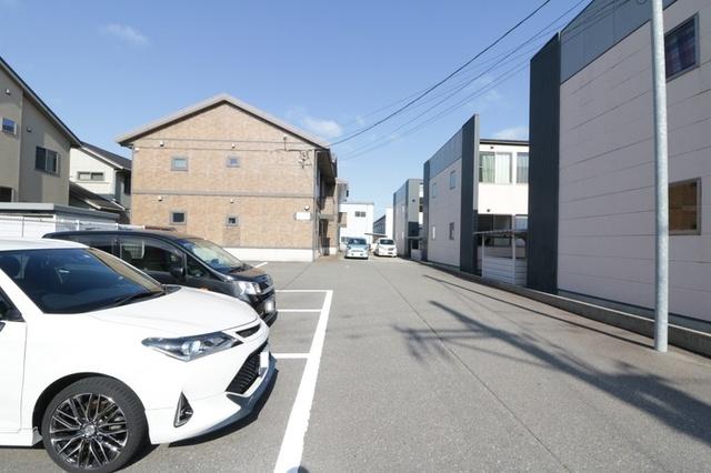 ルーチェ（203） 駐車場