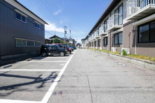 ワンズ20　A棟（108） 駐車場