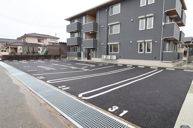 GRACIA　Ⅱ（303） 駐車場