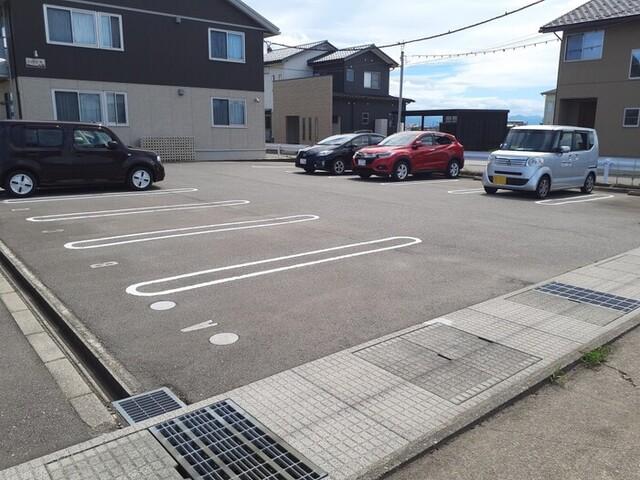 エイトＶ（101） 駐車場