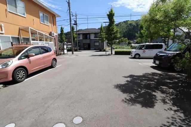 グレイスウエスト（101） 駐車場