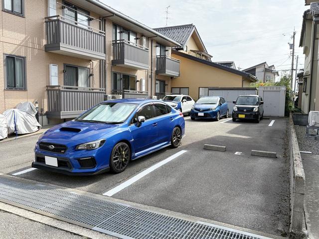 セジュール・ヴィラ（102） 駐車場