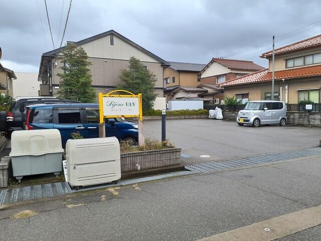 セジュールＶＡＮ（105） 駐車場