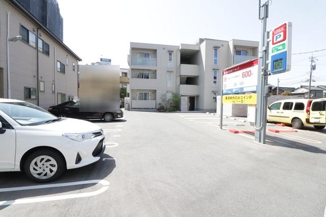 Le Calme（202） 駐車場