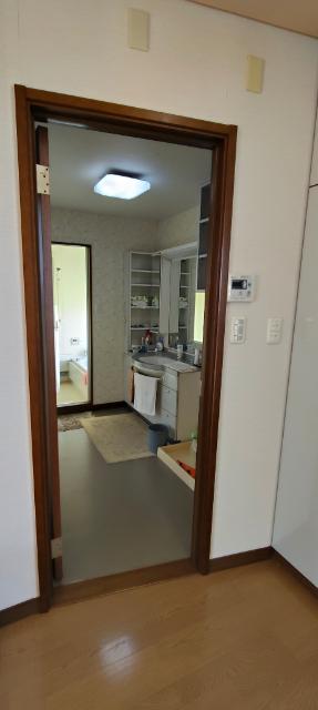小松市御館町売り住宅付き店舗 土地画像