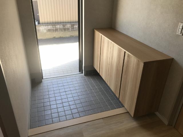 小松市希望丘の中古物件 玄関
