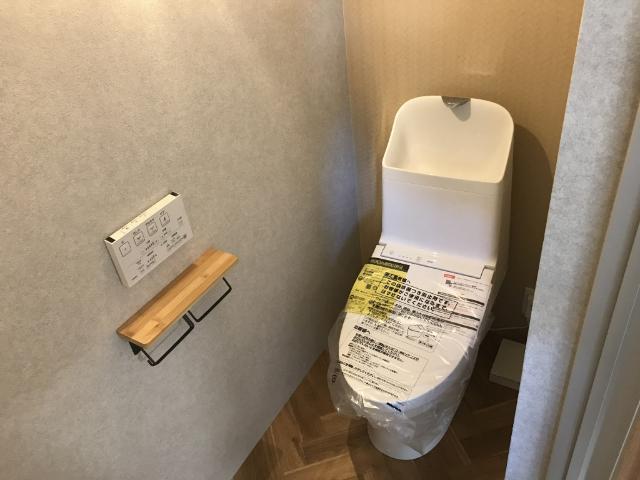 小松市希望丘の中古物件 トイレ