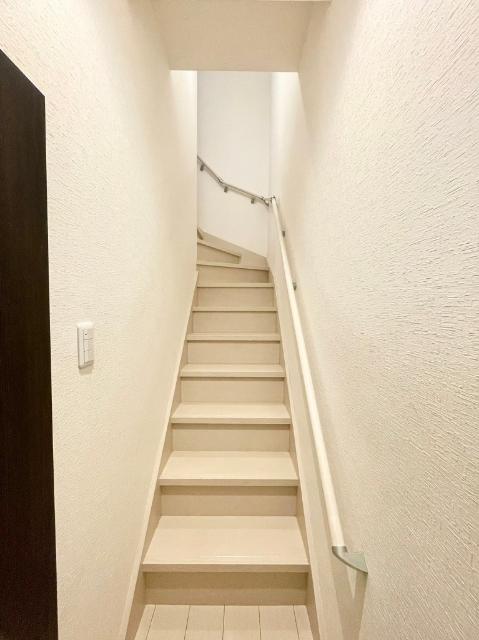 ファーストダウン（202） 室内